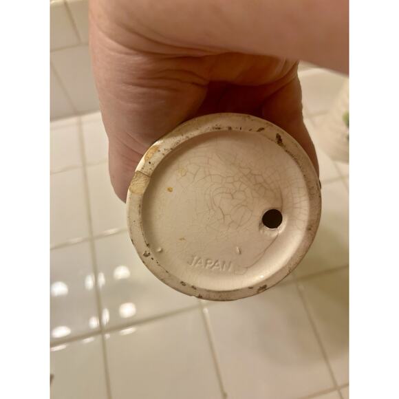 Vintage Geo Z. Lefton Large Salt And‎ Pepper Shakers Daisy Basket Weave Cottage - Picture 5 of 5